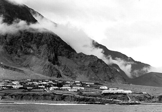 Mollare Tutto e trasferirsi a Tristan Da Cunha a fare l'insegnate