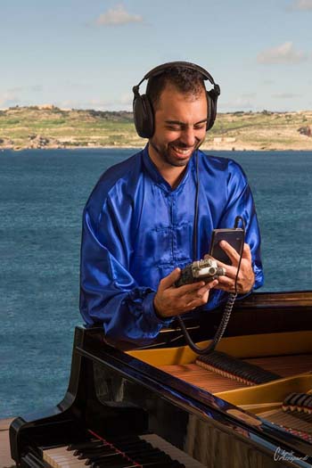 Leonardo Barilaro, pianista e ingegnere aerospaziale, si è trasferito a vivere a Malta