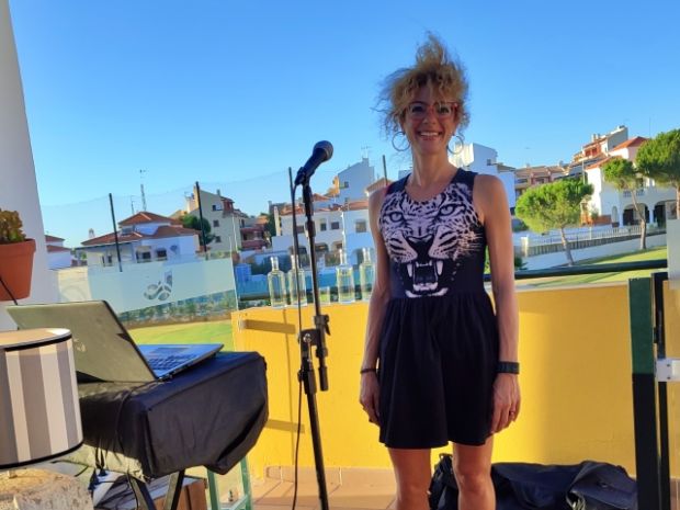 Silvana Di Liberto lavora come cantante in Spagna Ayamonte